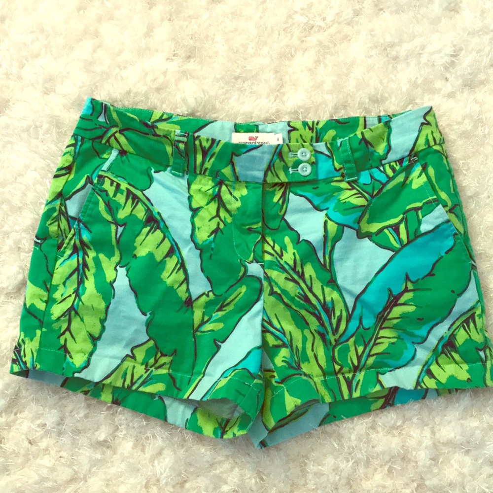 vineyard vines banana leaf shorts